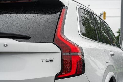 2025 Volvo XC90 Plug-In Hybrid T8 Ultra 7-Seater