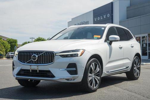 Crystal White Metallic 2022 Volvo XC60 B5 Inscription