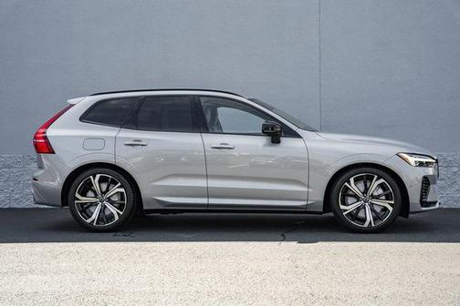 2025 Volvo XC60 Plug-In Hybrid T8 Ultra