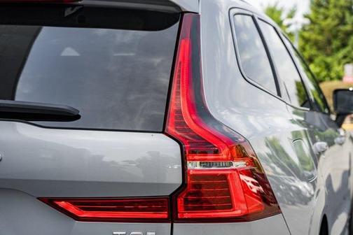 2025 Volvo XC60 Plug-In Hybrid T8 Ultra