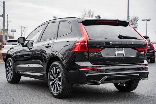 2024 Volvo XC60 B5 Plus Dark Theme
