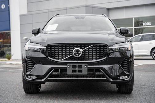 2024 Volvo XC60 B5 Plus Dark Theme