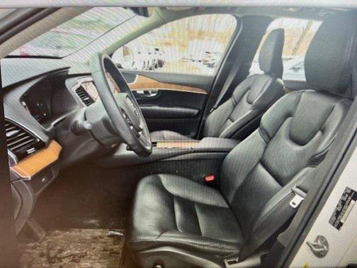 2023 Volvo XC90 B6 Plus 6-Seater