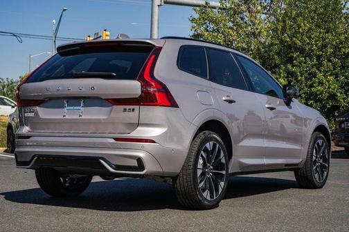 2026 Volvo XC60 B5 Plus