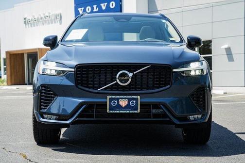 2025 Volvo XC60 B5 Ultra