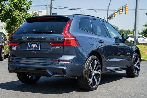 2025 Volvo XC60 B5 Ultra
