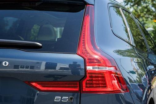 2025 Volvo XC60 B5 Ultra