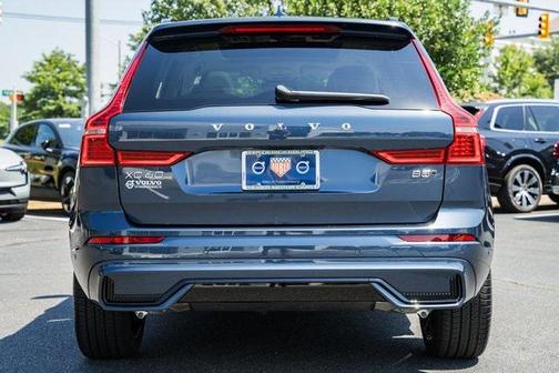 2025 Volvo XC60 B5 Ultra