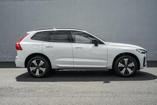 2025 Volvo XC60 Plug-In Hybrid T8 Plus