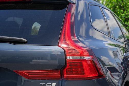 2025 Volvo XC60 Plug-In Hybrid T8 Plus