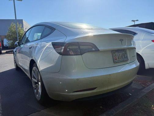 Pearl White Multi-Coat 2022 Tesla Model 3 Long Range