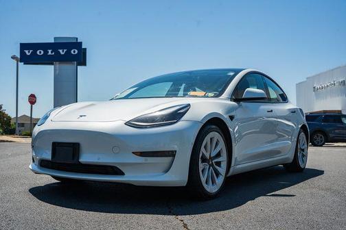 Pearl White Multi-Coat 2022 Tesla Model 3 Long Range
