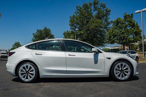 Pearl White Multi-Coat 2022 Tesla Model 3 Long Range