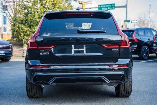 2026 Volvo XC60 B5 Ultra Black Edition