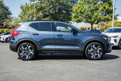 2026 Volvo XC40 B5 Ultra