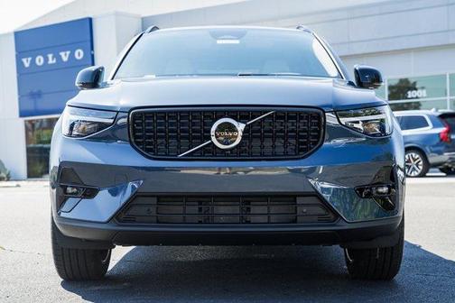 2026 Volvo XC40 B5 Ultra