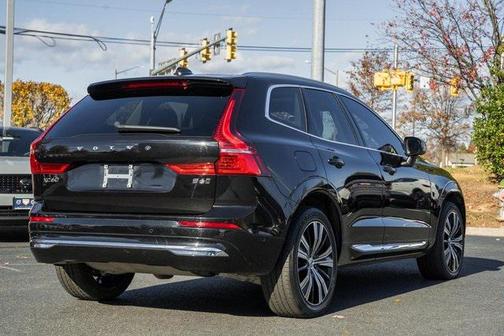 2022 Volvo XC60 B6 Inscription