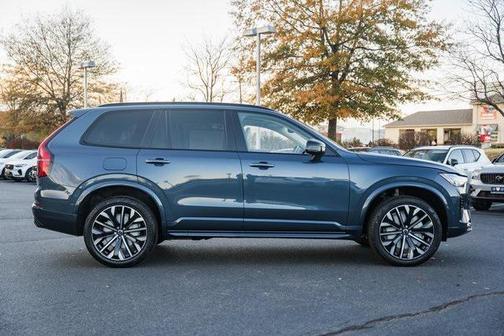 2026 Volvo XC90 B6 Ultra Dark Theme 7-Seater