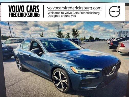 2024 Volvo S60 B5 Plus Dark Theme