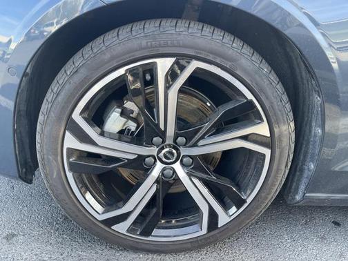 2024 Volvo S60 B5 Plus Dark Theme