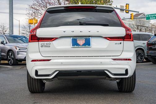 Crystal White Metallic 2026 Volvo XC60 B5 Ultra