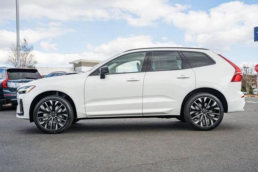 Crystal White Metallic 2026 Volvo XC60 B5 Ultra
