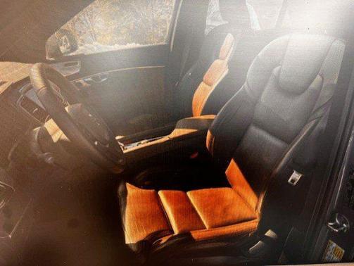 2023 Volvo XC90 B6 Ultimate 7-Seater