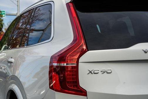 2025 Volvo XC90 Plug-In Hybrid T8 Ultra 7-Seater