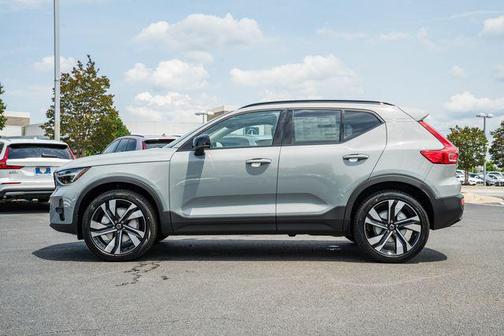 Vapour Grey Metallic 2026 Volvo XC40 Plus, B5 AWD Gas (mild hybrid), Dark