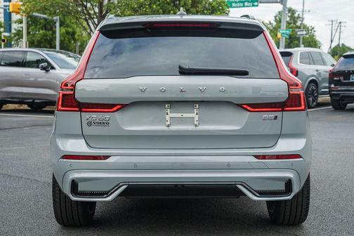 Vapour Grey Metallic 2026 Volvo XC60 B5 Ultra