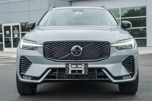 Vapour Grey Metallic 2026 Volvo XC60 B5 Ultra