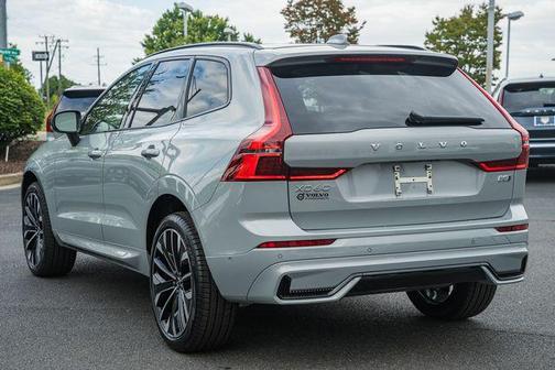 Vapour Grey Metallic 2026 Volvo XC60 B5 Ultra