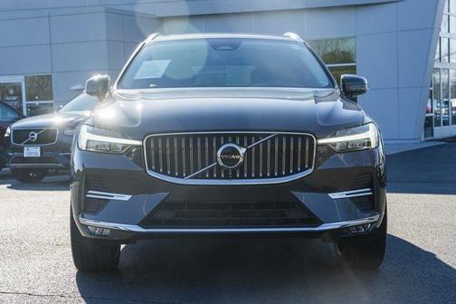 2023 Volvo XC60 B5 Ultimate Bright Theme