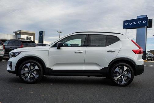 2026 Volvo XC40 B5 Plus