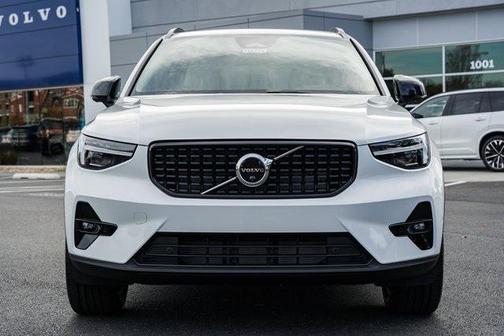 2026 Volvo XC40 B5 Plus