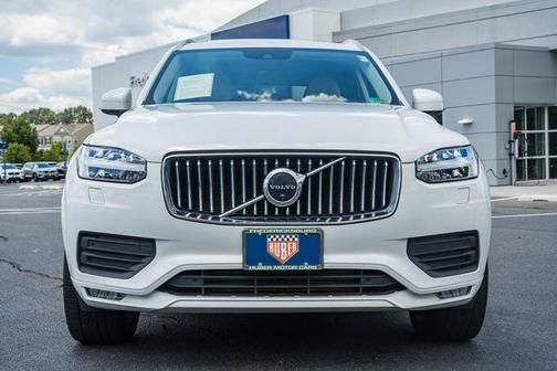 Crystal White Metallic 2021 Volvo XC90 T6 Momentum