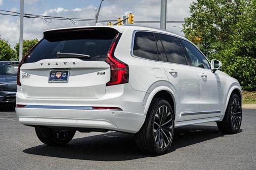 2025 Volvo XC90 B6 Plus 7-Seater
