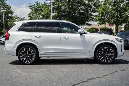 2025 Volvo XC90 B6 Plus 7-Seater