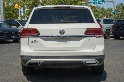 Pure White 2018 Volkswagen Atlas 3.6L SE