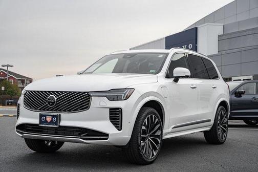 2025 Volvo XC90 Plug-In Hybrid T8 Plus 7-Seater
