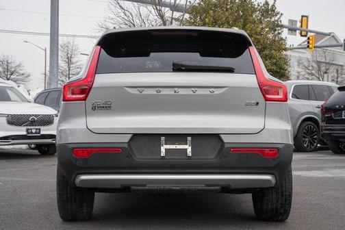 2023 Volvo XC40 B5 Plus Bright Theme