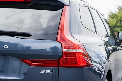 2025 Volvo XC60 B5 Core