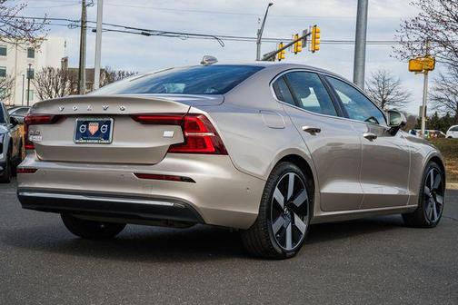 2023 Volvo S60 Recharge Plug-In Hybrid T8 Ultimate Bright Theme