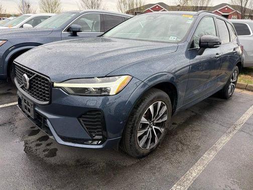 2024 Volvo XC60 B5 Plus Dark Theme