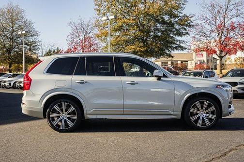 2022 Volvo XC90 T6 Inscription