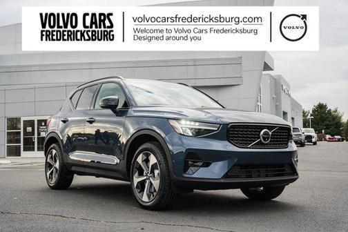 2026 Volvo XC40 Plus, B5 AWD Gas (mild hybrid), Dark