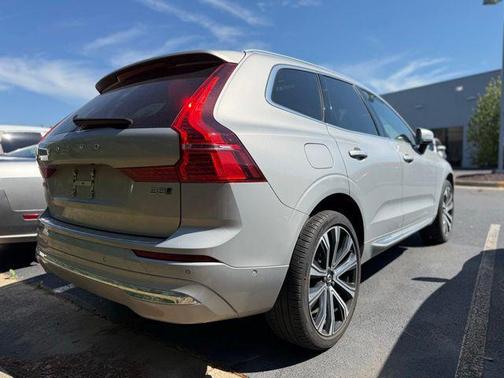 Silver Dawn Metallic 2023 Volvo XC60 B5 Ultimate Bright Theme