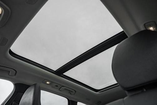 2025 Volvo XC60 Plug-In Hybrid T8 Plus