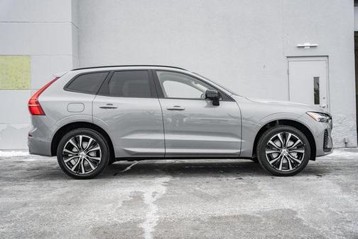 2025 Volvo XC60 B5 Plus