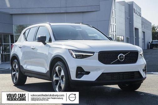 2026 Volvo XC40 Plus, B5 AWD Gas (mild hybrid), Dark